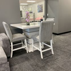 🔥TAX SEASON SALE NOW‼️ STUNNING 5pc DINING TABLE SET 🤩🛋️ FURNITURE UP TO 30%-70% OFF RETAIL.