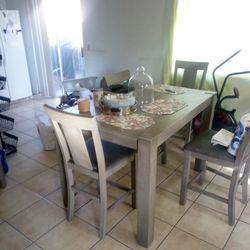 Dinning Table 