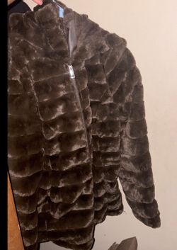 Women’s Faux Fur Jacket – Like New