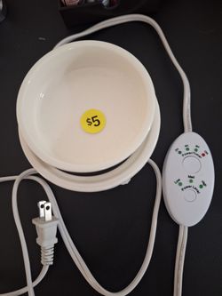 Set of Electric Wax and Essential Oil Warmer and Essential Oils