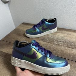 Nike Air Force 1 Low LV8 Purple Green Iridescent 849345-500 Shoes 7Y Women's 8.5