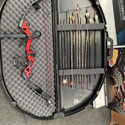 Martin Mystic With Case And Arrows. 