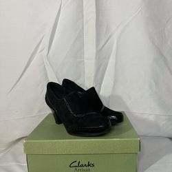 Clarks Artisan Collection Black Patent Diamond Cameo Flats — Women’s 7M