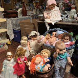 Any Doll Or Teddy bear Collectors Out There ? 