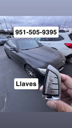 Car keys/llaves de autos/key fobs