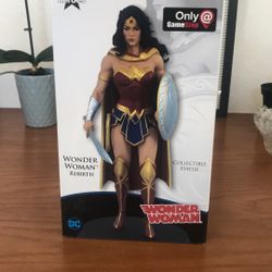 Wonder Woman Collectible Statue