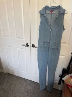 Guess women’s jumpsuit