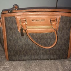 New Authentic Michael Kors BAG