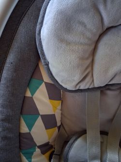 Zazu baby swing used 2x practice new