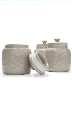 Barnyard Ceramic Set of 3 Canisters 
Brand New 