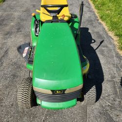 John Deere Lt133 38" Riding Lawn Mower