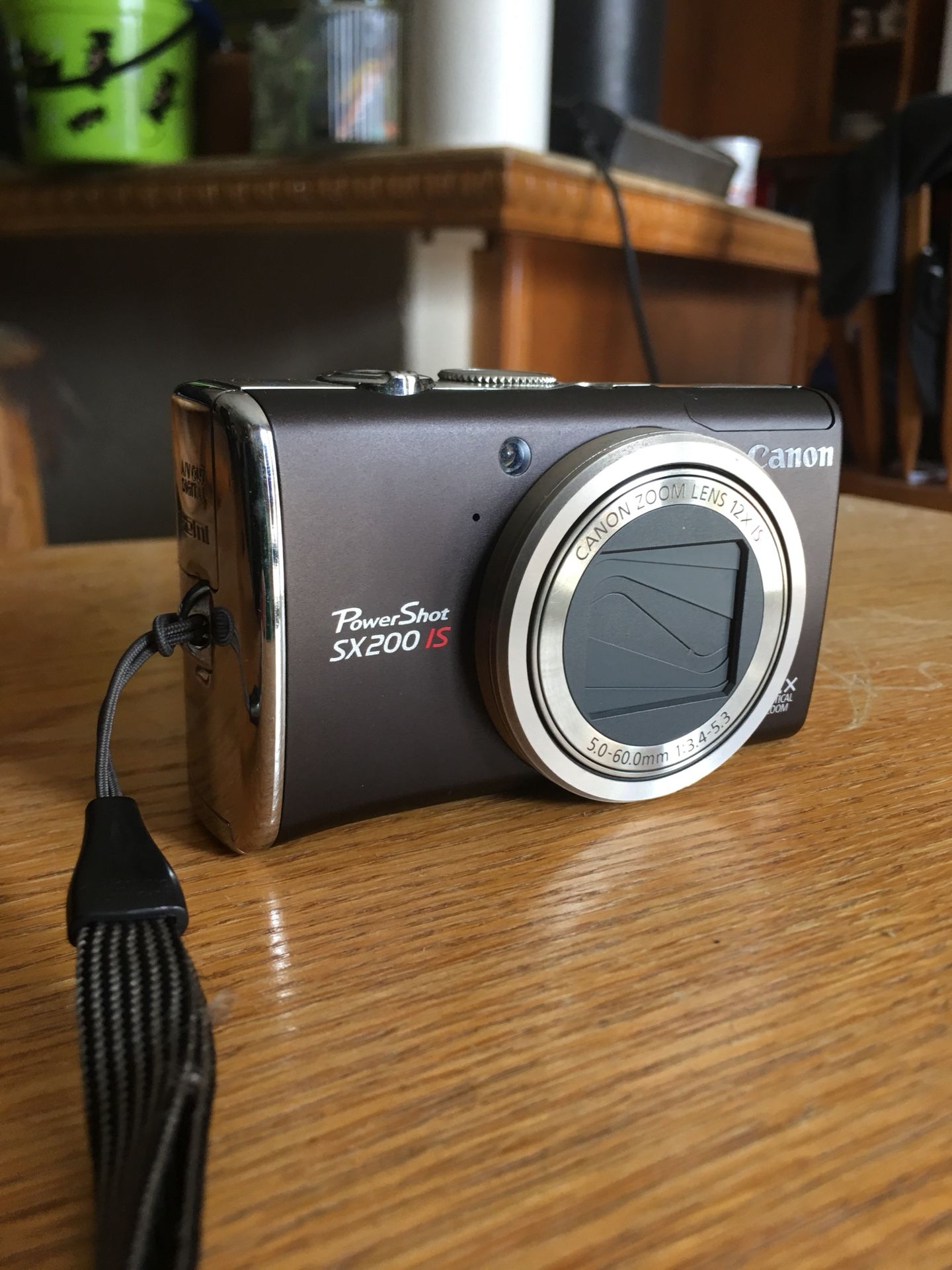 Canon Powershot SX200 IS POINT-N-SHOOT Camera