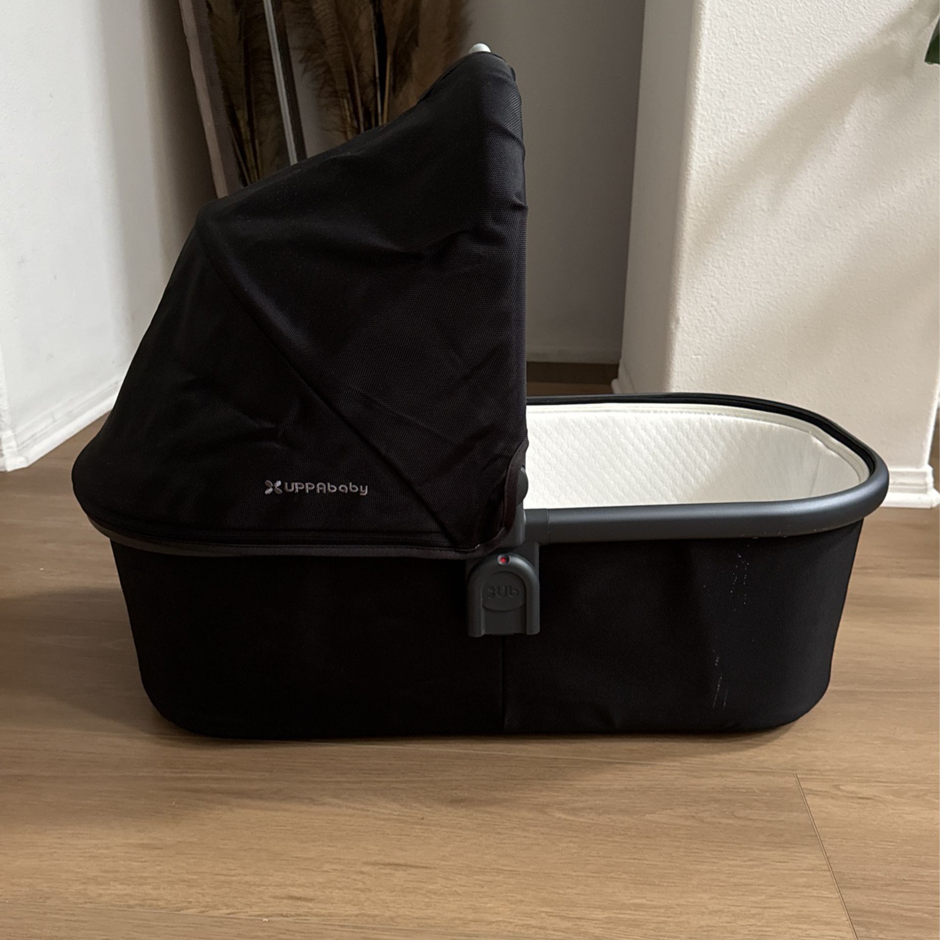 Uppababy Bassinet (Compatible With Vista V2 And Cruz)