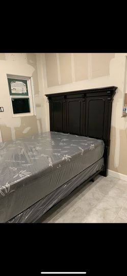 queen bed