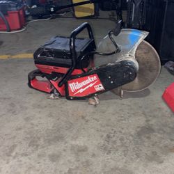 Milwaukee MX FUEL Lithium-lon Cordless 14 in. Cut Off Saw Kit