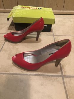 Women’s open toed shoes