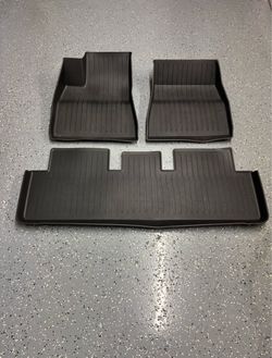 Tesla Model 3 OEM floor mats 2024