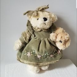 Mom/baby Bear 8" Sage Green Velvet Brand New!