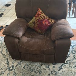 Extendable Rocking Soft Leather Chair