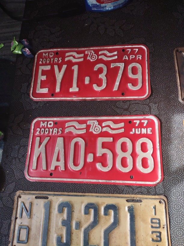 Classic License Plates, Antique Automobile...
