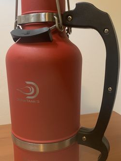Drinktank Red 64oz (1.9L)