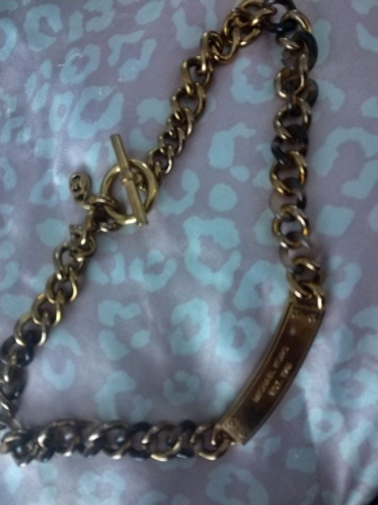 Michael Kors Toggle Chain
