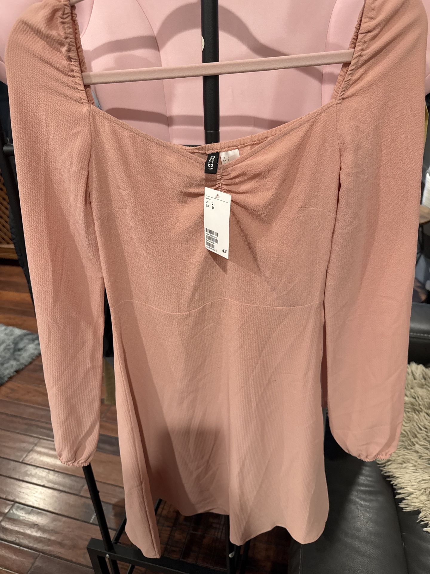 H&M Pink Long Sleeve Textured Dress – Size 2– Minor Flaws