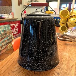 Vintage Large Enamelware/Graniteware Blue And White Speckled Campfire Coffee Pot Kettle