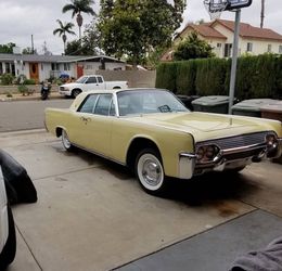 1961 Lincoln continental