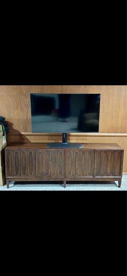 Tabletop TV stand /swivel TV mount