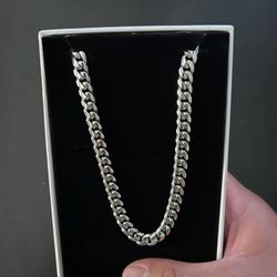 Cuban Link Chain - 8mm Silver / 18”/ Box Clasp