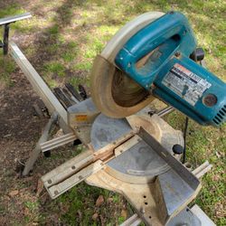 Makita 1011 compound miter saw with stand