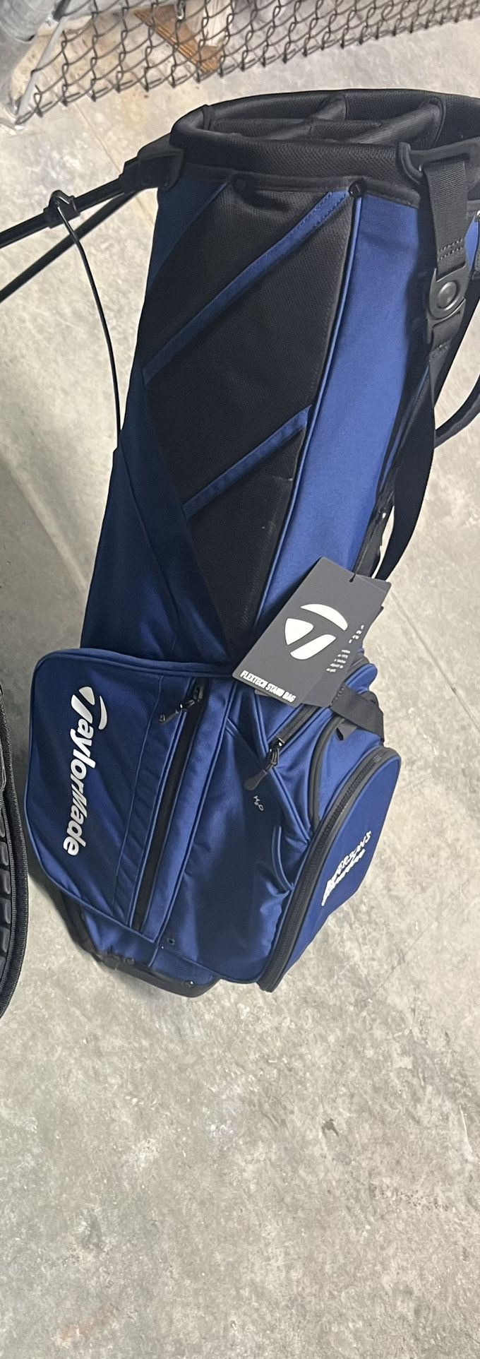 NWT Taylor Made Flextech Golf Bag
