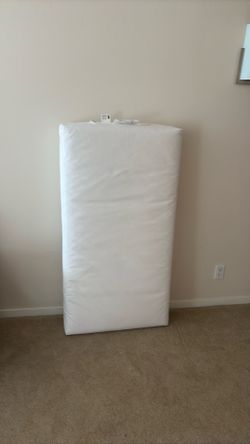Naturepedic Organic Toddler mattress - in excellent condition