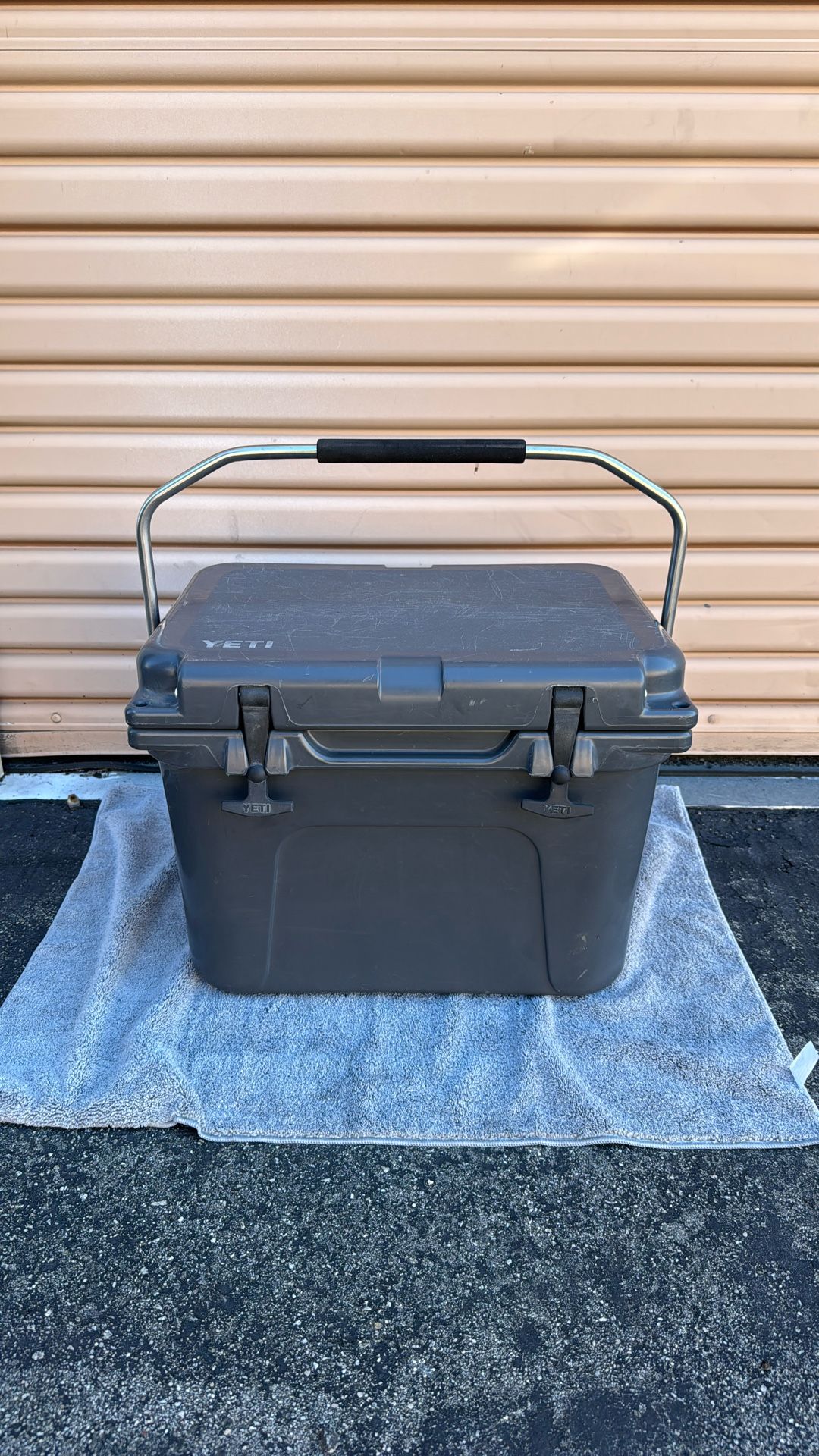 Yeti 20qt. Roadie Grey