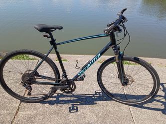 Specialized CrossTrail Hybrid Bike