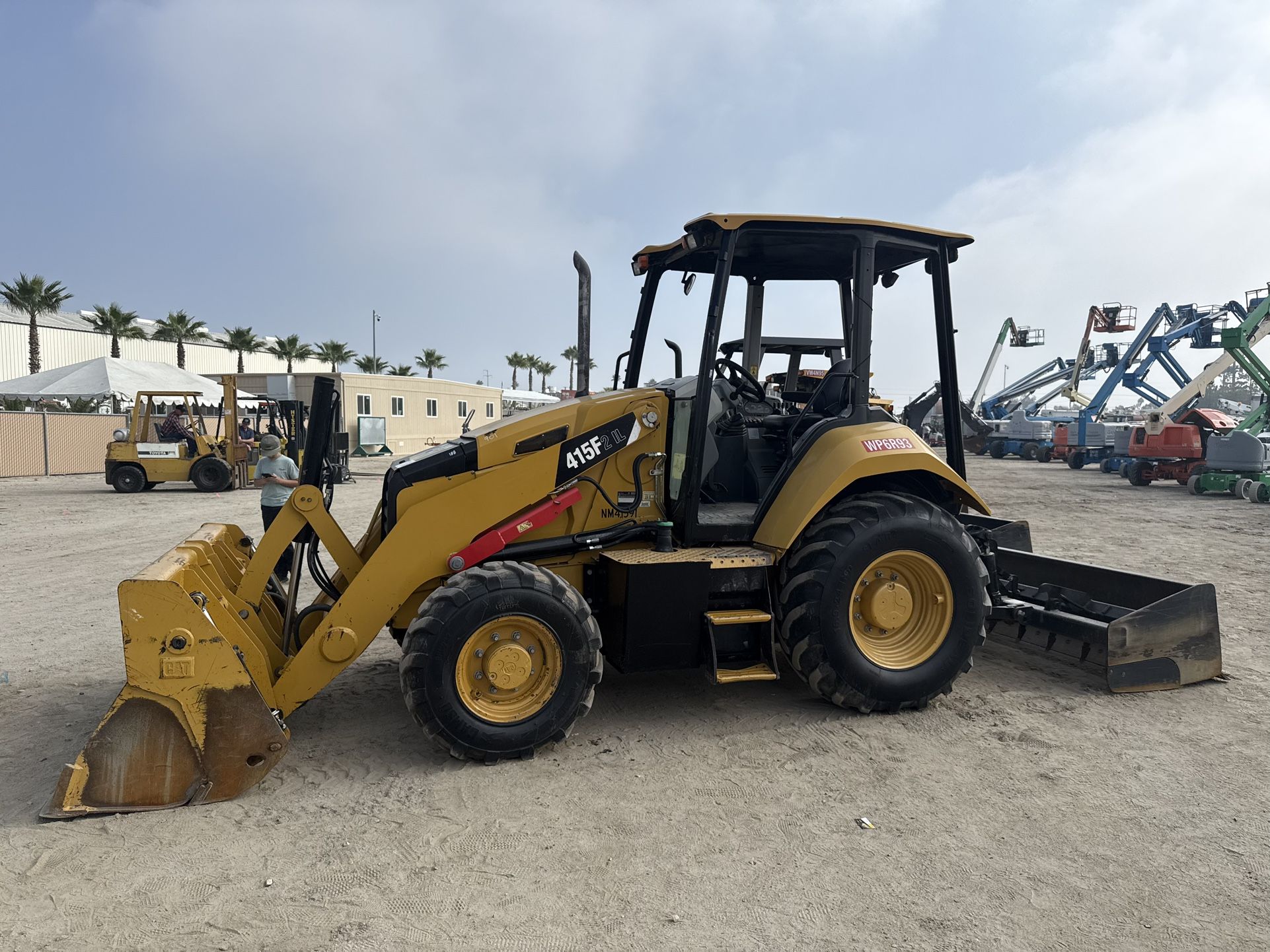 2016 CAT 415F Skip Loader