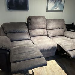 Ray our And Flanagan Power Reclining Couch