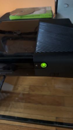 Xbox 360 with controller