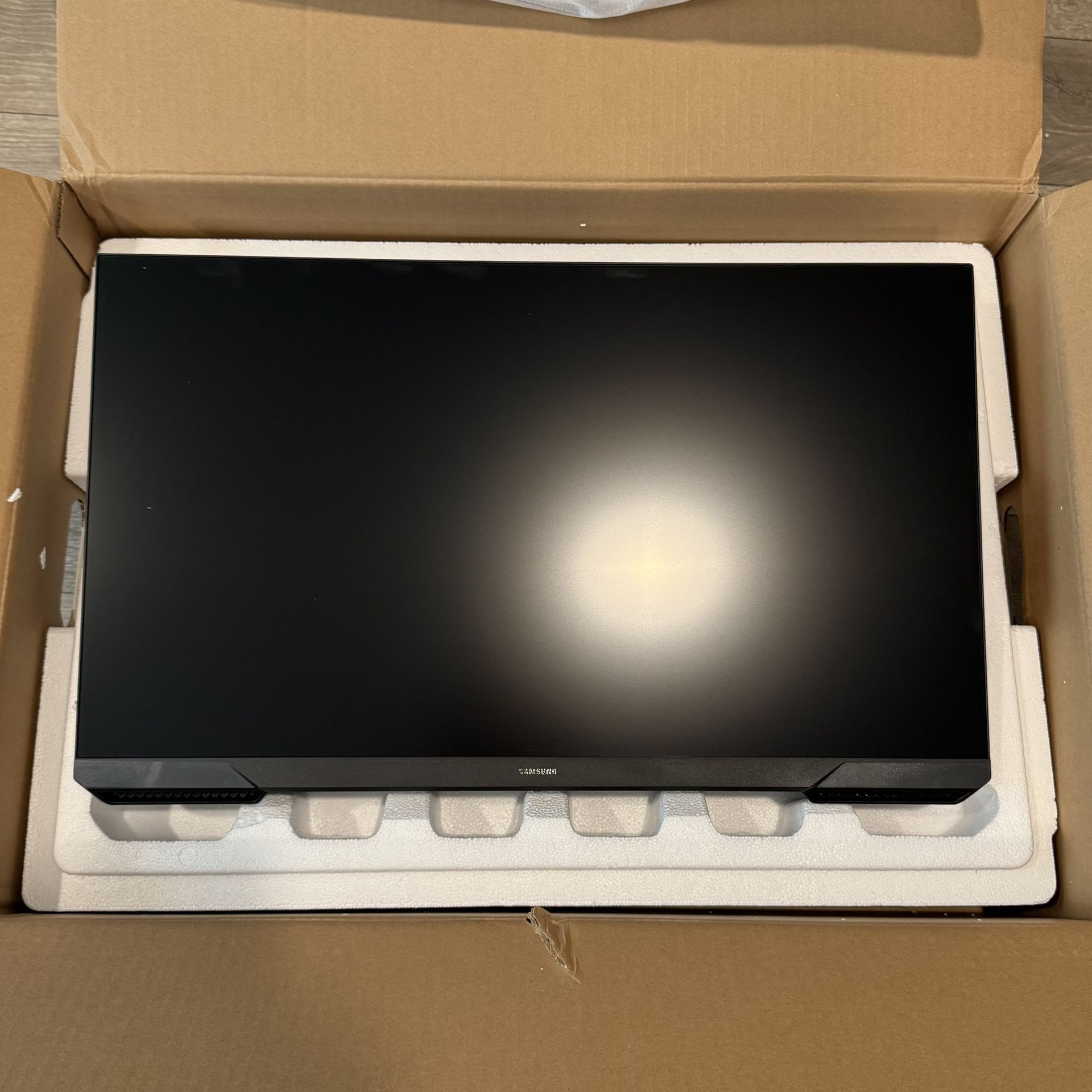 Samsung Odyssey G30D 24" LED AMD FreeSync Premium 180Hz 1ms Gaming Monitor (DisplayPort, HDMI) - Black