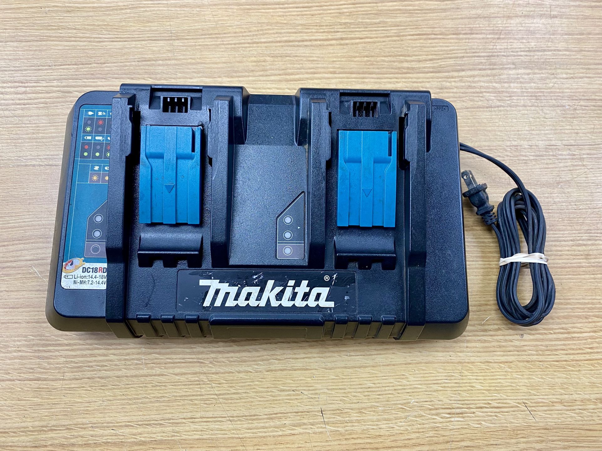 Makita DC18RD 18-Volt Li-Ion Dual Port Rapid Charger