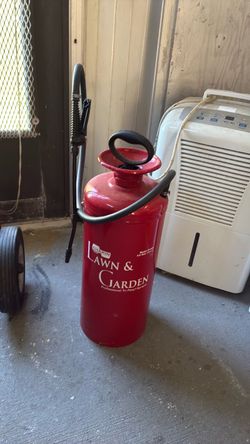 Lawn and garden sprayer