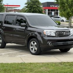 2015 Honda Pilot Low Miles!!