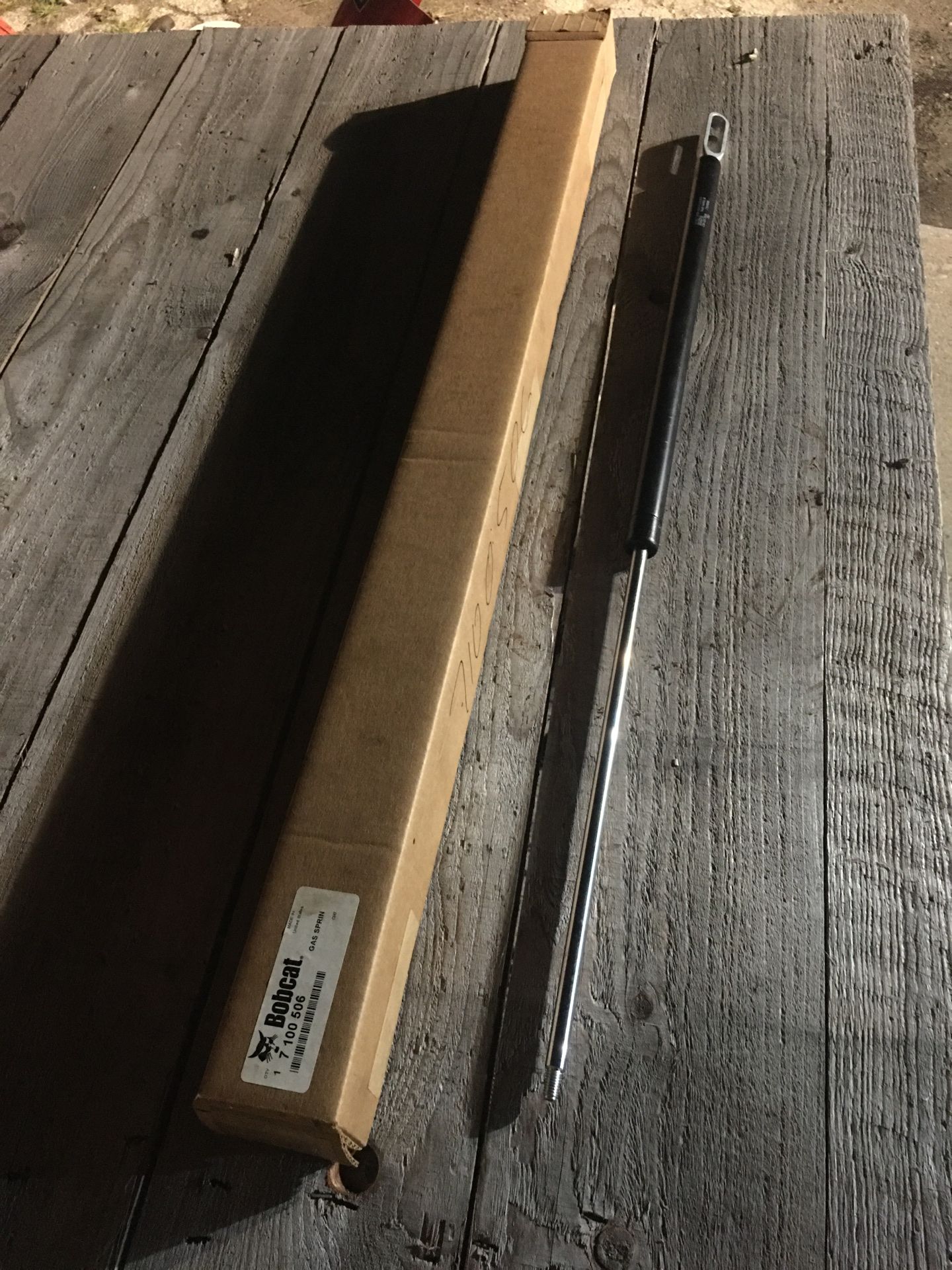 Bobcat bob cat gas spring 7100506