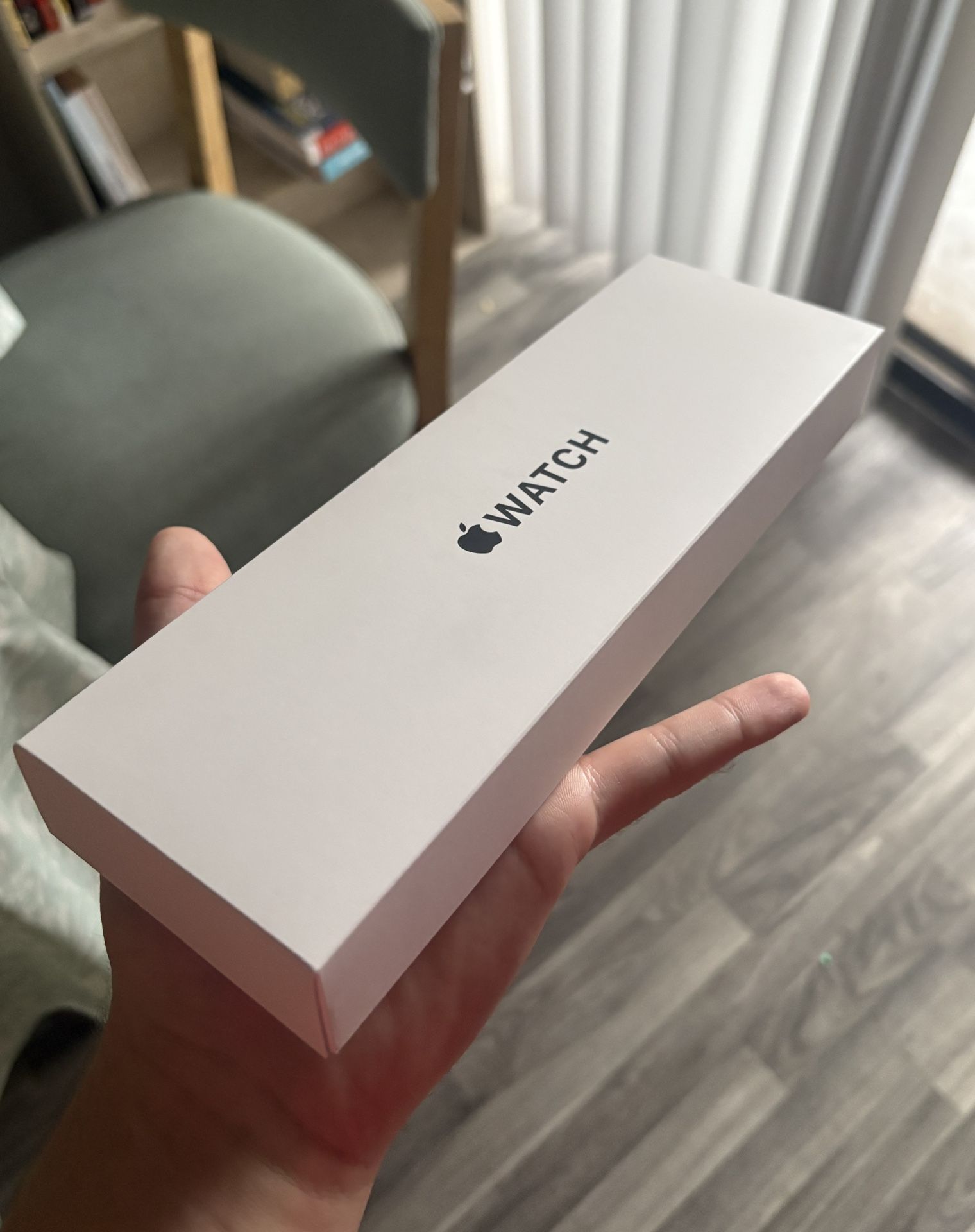 BRAND NEW APPLE WATCH SE 3 NEVER OPENED