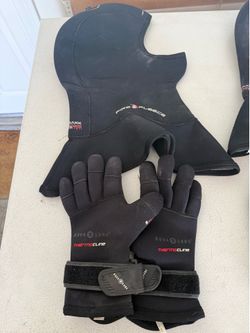 Scuba Hoods and Gloves