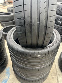 Tengo estas 4 llantas 235/35ZR20 PILT SPORT 4S TO