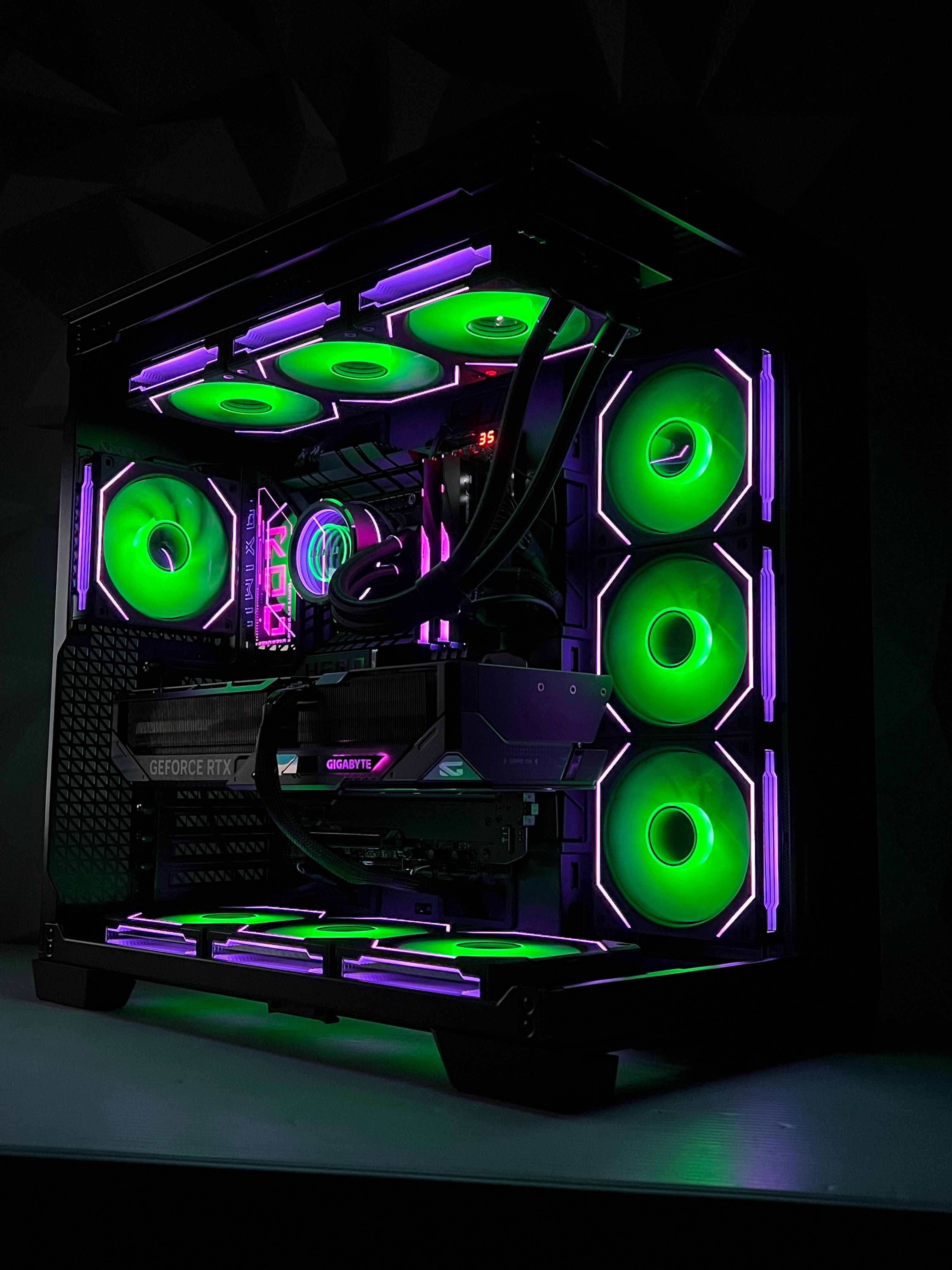 TOP OF THE LINE - Custom Gaming PC AMD Ryzen 9 9950X3D 32GB RAM 2TB SSD RTX 5090