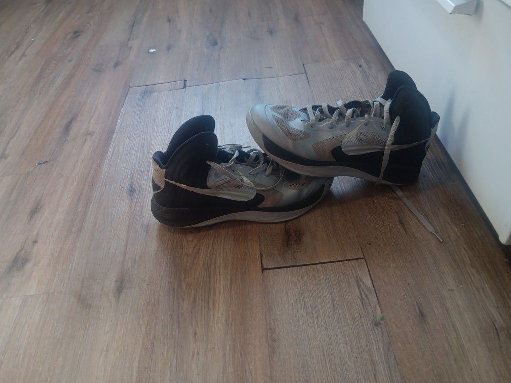 Nike Basketball Shoes Size 12