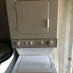 WHIRLPOOL THINTWIN 24" STACKABLE COMBO WASHER AND DRYER WORKS LOOKS PERFECT